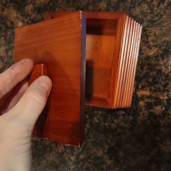 Cherry wood storage box - Picture 4 of 10